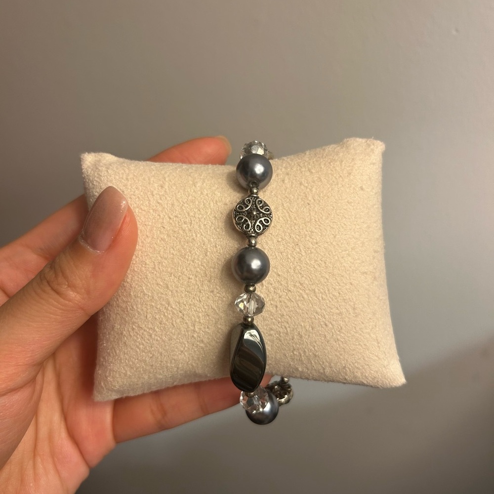 Vintage faux pearls and crystal bracelet